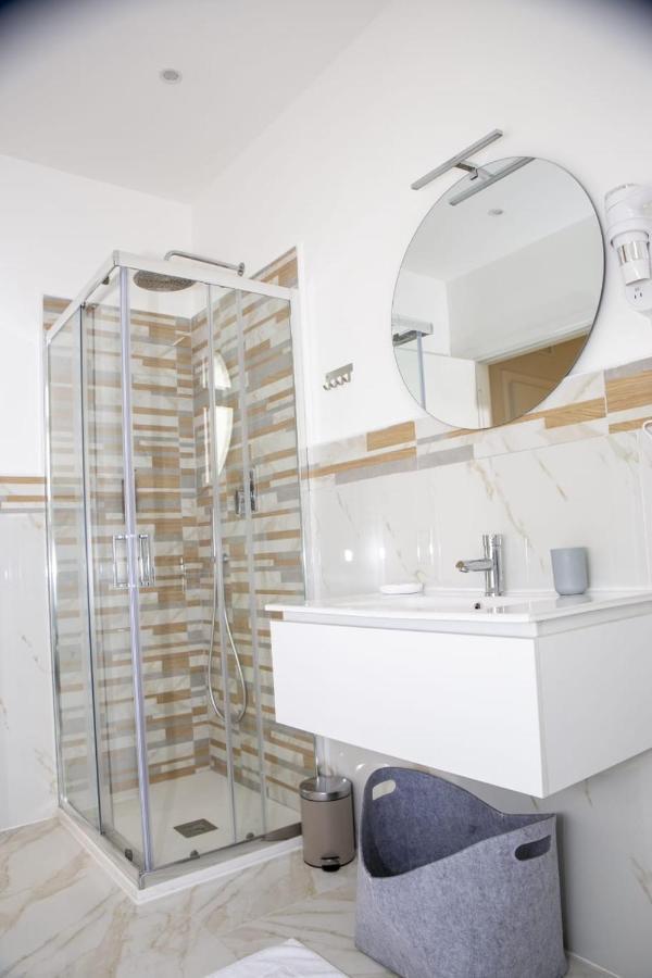 Quinto Apartments Bari Esterno foto